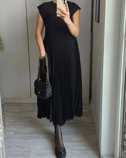 Samantha | Women's Relaxed Pleated Maxi Dress