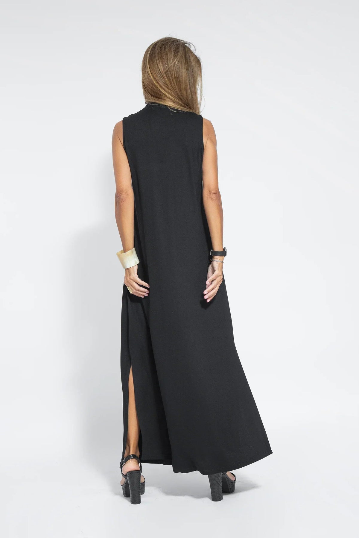 Sienna | Women's Sleeveless V-Neck Maxi Dress